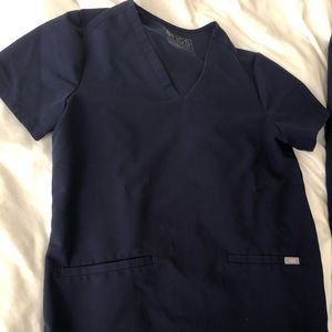 Figs Three Pocket Scrub Top